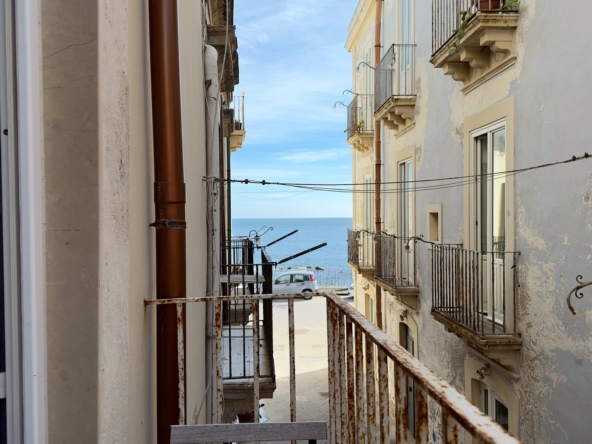 quadrilocale vista mare in vendita in ortigia