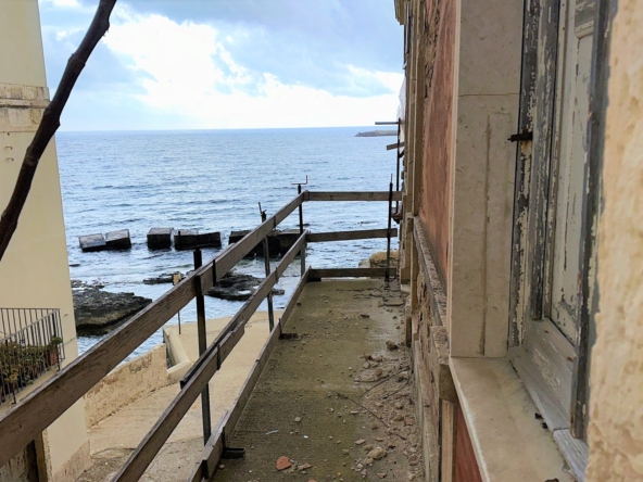 indipendente con terrazzo vista mare vicino ortigia
