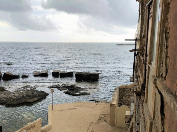 indipendente con terrazzo vista mare vicino ortigia