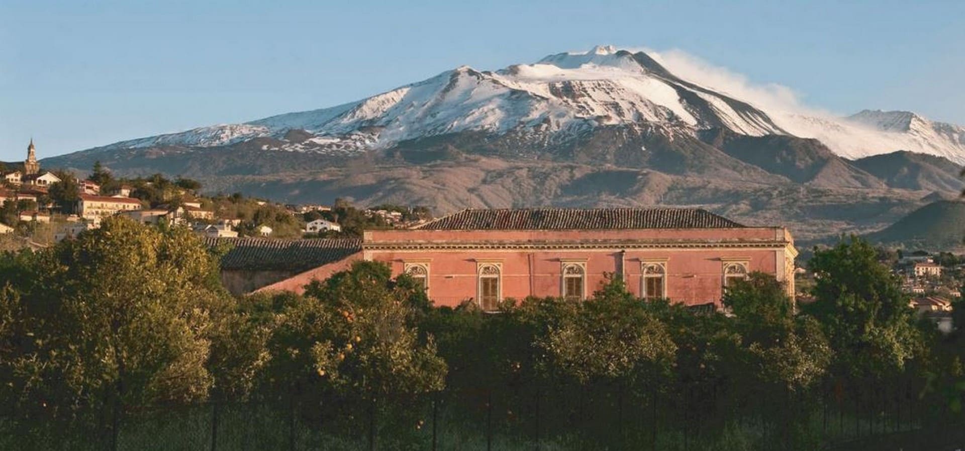 caseggiato con terreno per albergo in vendita a viagrande catania