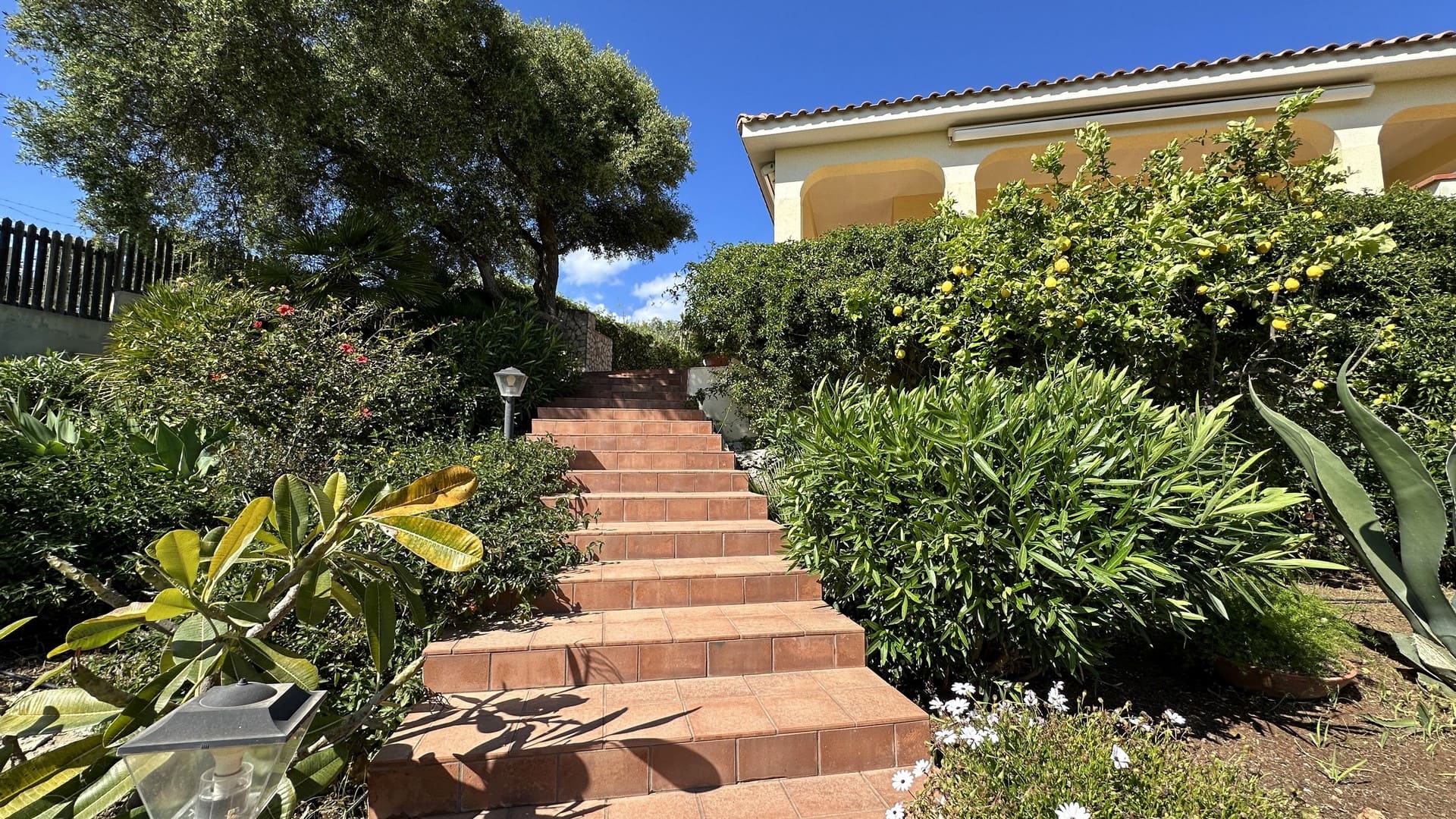 proprietà vista mare con giardino in vendita al plemmirio siracusa sicilia